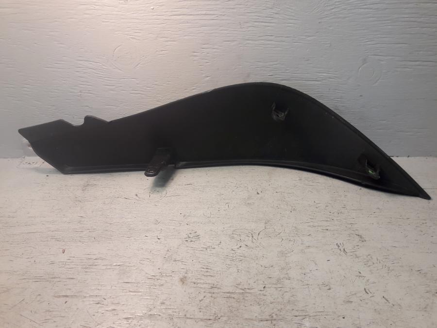 Baksidan på Bensintankskåpa från en Kawasaki ZX-6R -2008 motorcykel.