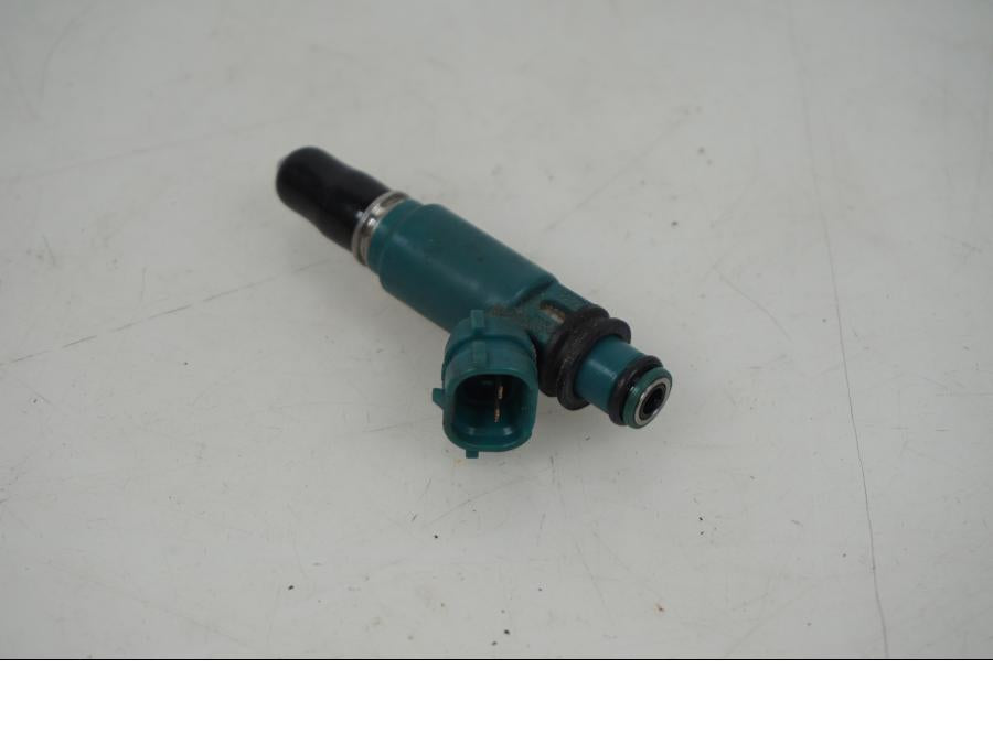 Baksidan på Spridare från en Honda CBR 900 RR -2003 motorcykel.