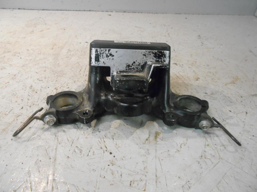 Baksidan på Gaffelkrona från en Honda GL 500 -1982 motorcykel.