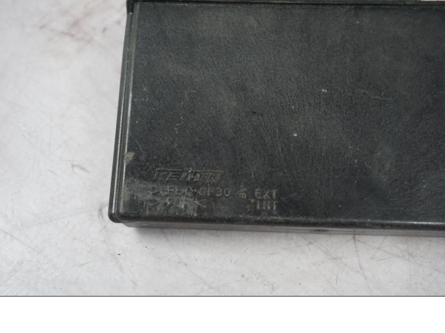 Snett nerifrån på CDI / ECU från en Triumph Tiger Explorer -2016 motorcykel.