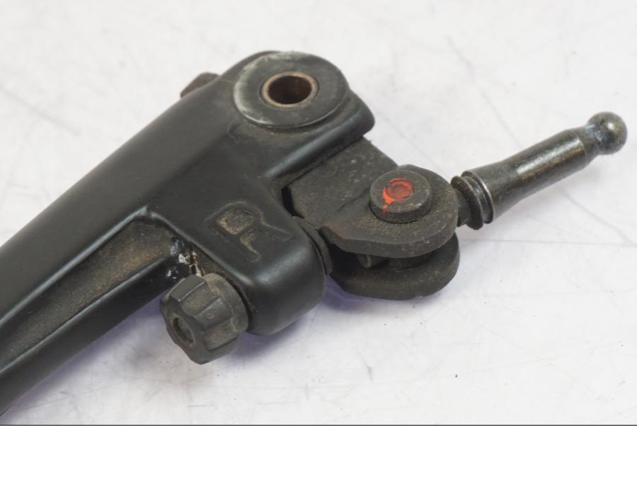 Snett nerifrÄn pÄ Bromsgrepp frÄn en BMW R 1200 GS -2005 motorcykel.