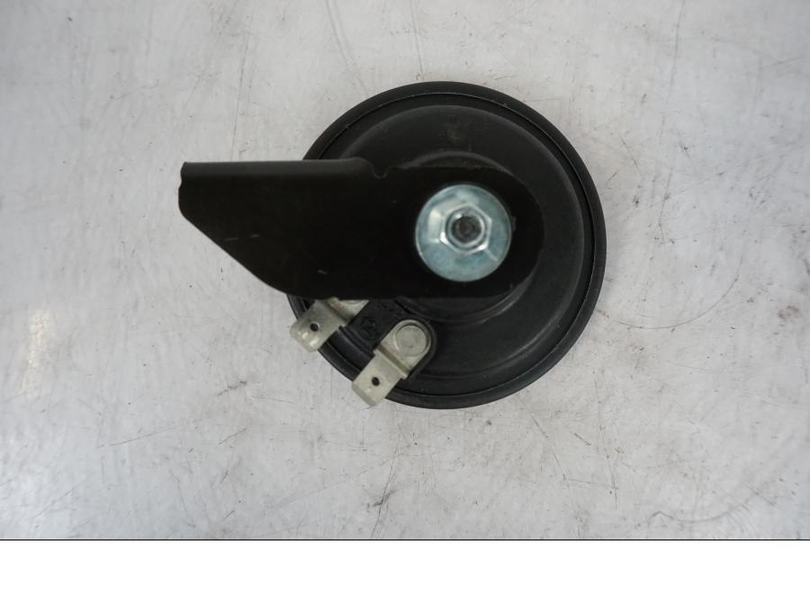 Höger sida på Signalhorn / Tuta från en KTM 1290 Super Duke R -2023 motorcykel.