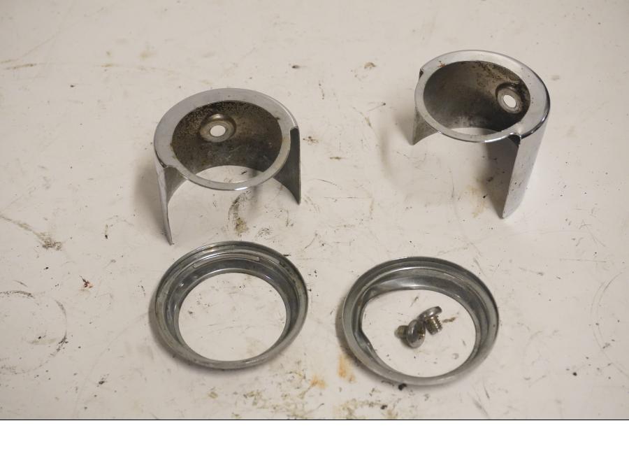 Framsidan på Gaffelbendekor från en Yamaha XV 750 -1993 motorcykel.