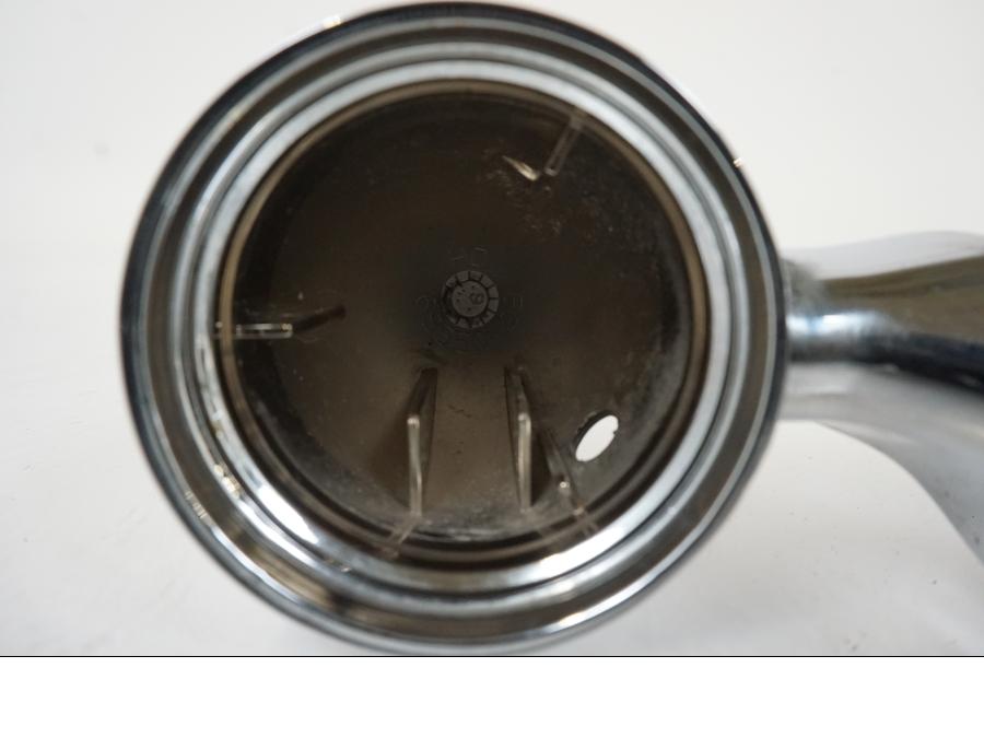 Extrabild1 på Blinkersfästekromkåpa från en H-D FLHC -2018 motorcykel.