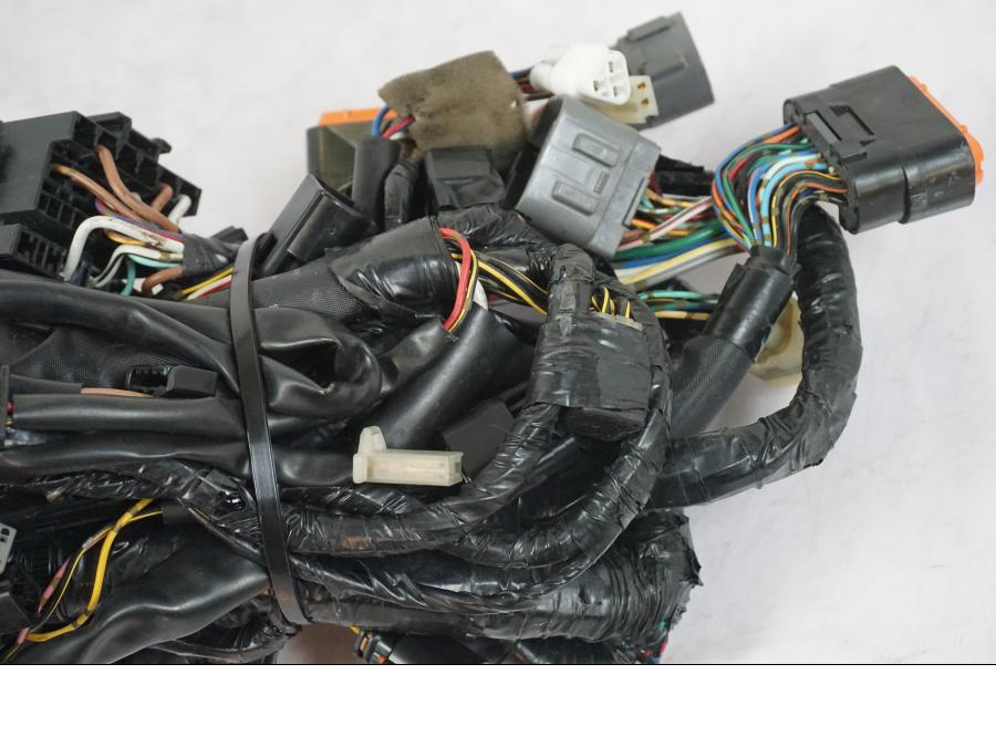 Extrabild4 på Kabelstam från en Kawasaki ZX-6R -2011 motorcykel.