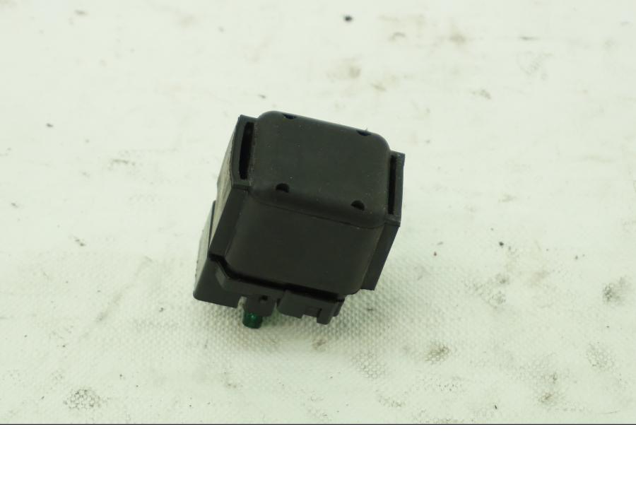 Höger sida på Startrelä från en Kawasaki ZX-6R -2004 motorcykel.