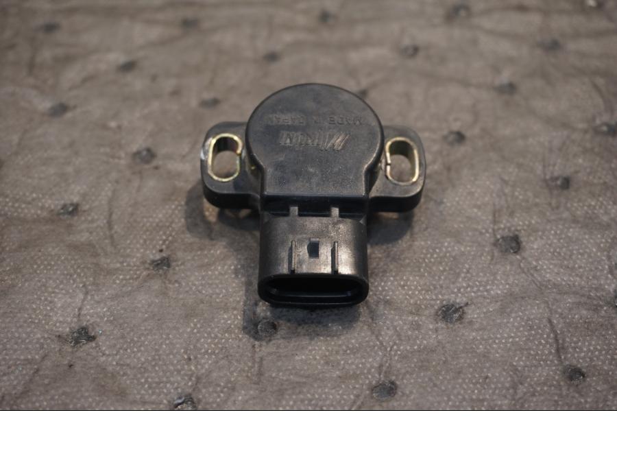 Framsidan på TPS från en Yamaha FJR 1300 -2004 motorcykel.