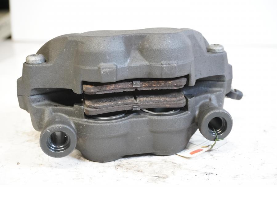 Höger sida på Bromsok från en Kawasaki ZX-10R -2012 motorcykel.