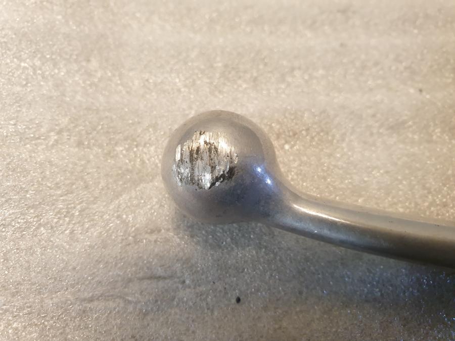 Höger sida på Kopplingsgrepp från en Honda CBR 900 RR -2003 motorcykel.