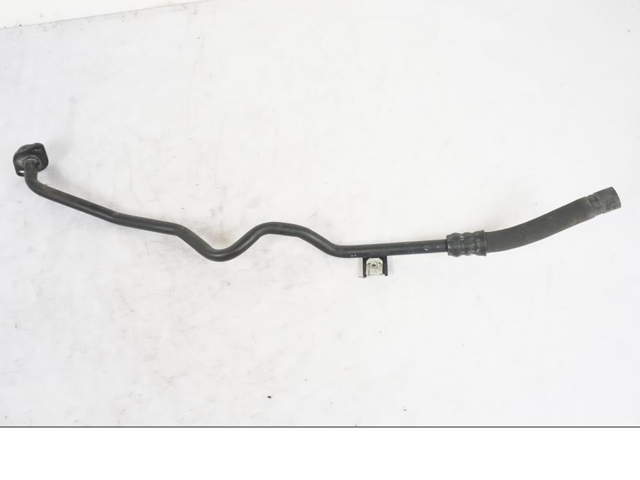 Snett uppifrån på Oljekylrör från en BMW R 1200 GSA -2012 motorcykel.