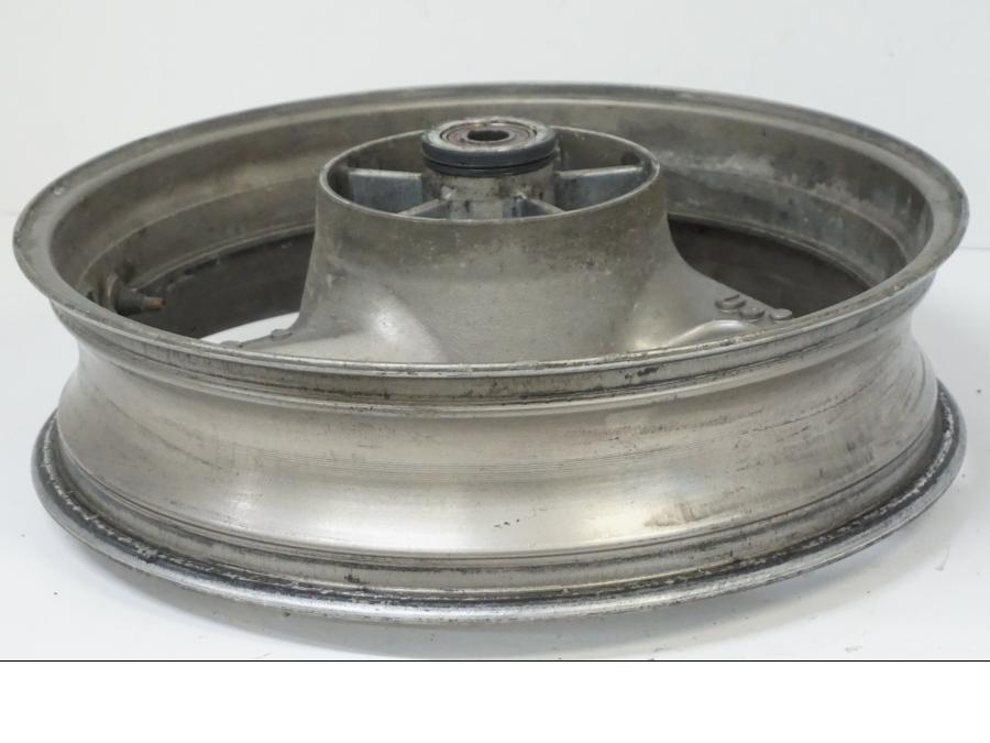 Vänster sida på Fälg från en Honda XL 1000 V -1999 motorcykel.