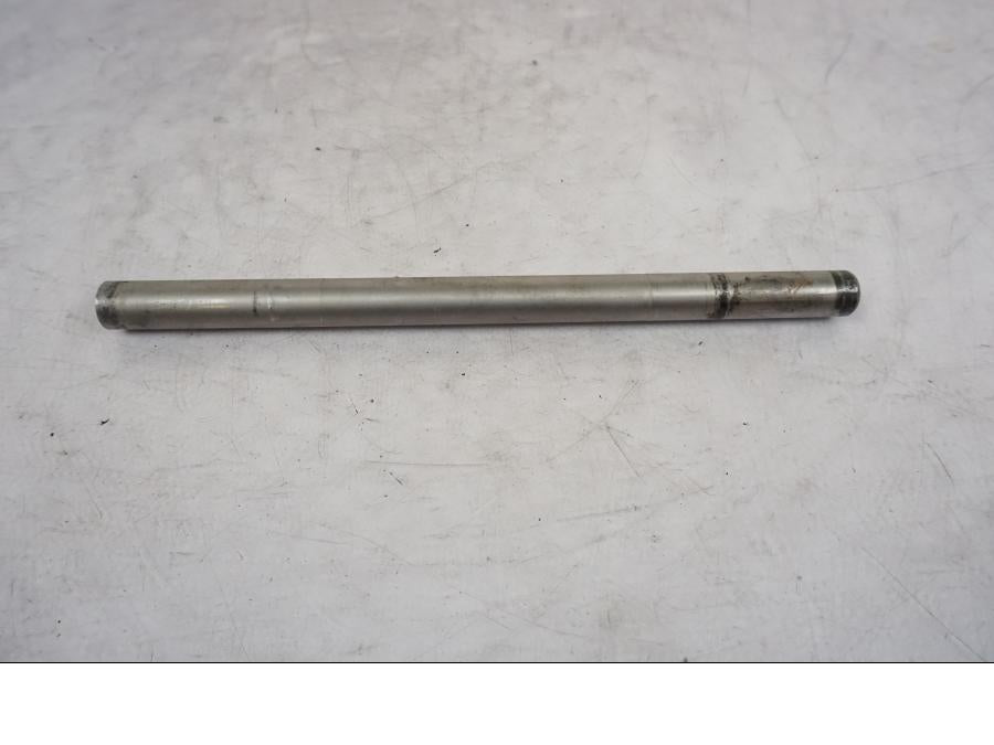 Höger sida pÄ Axel frÄn en KTM 790 Duke -2018 motorcykel.