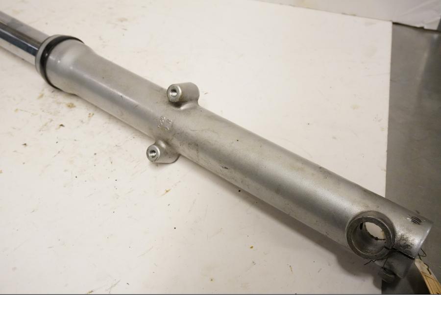 Snett uppifrån på Gaffelben från en Triumph America -2004 motorcykel.