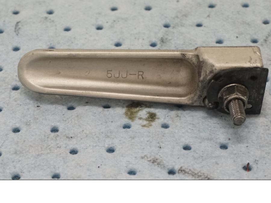 Baksidan pÄ Fotpinne frÄn en Yamaha YZF 1000 R1 -2003 motorcykel.