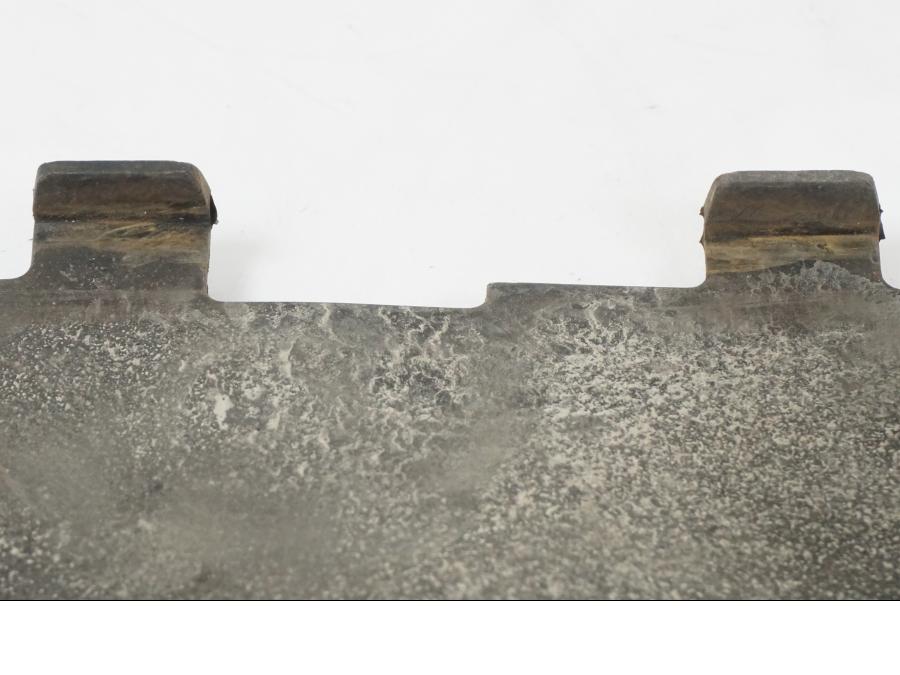 Vänster sida på Värmeskydd från en Suzuki SV 650 S -2005 motorcykel.