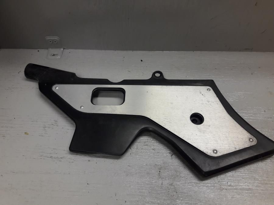 Framsidan på Ramskydd från en Honda CBR 1000 F -1999 motorcykel.