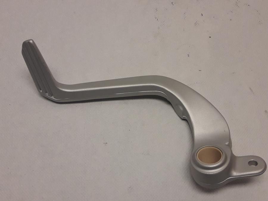 Höger sida på Bromspedal från en BMW K 1200 S -2006 motorcykel.