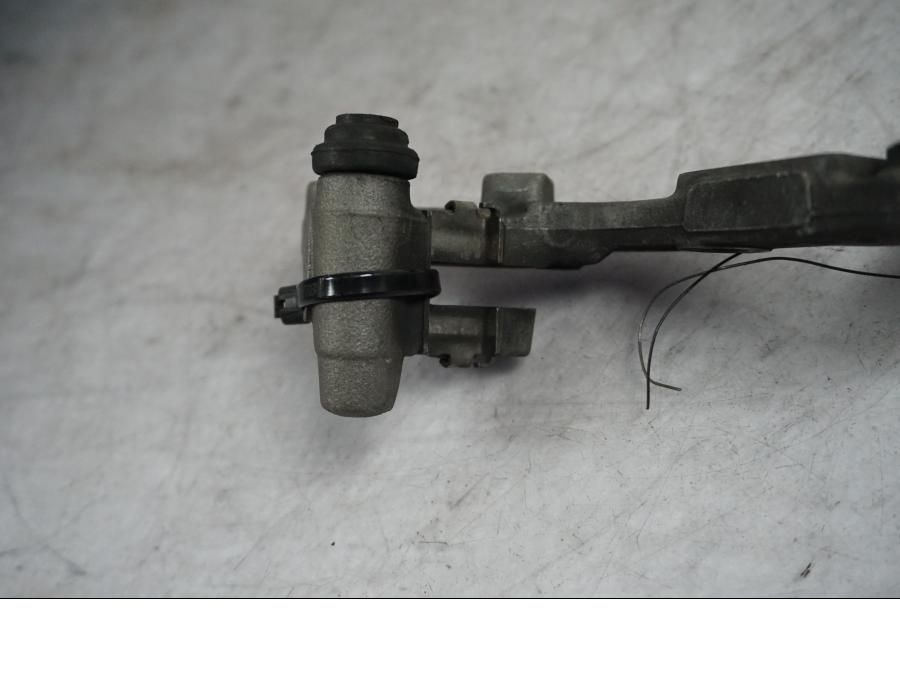 Höger sida på Bromsoksfäste från en Honda CTX 1300 -2014 motorcykel.