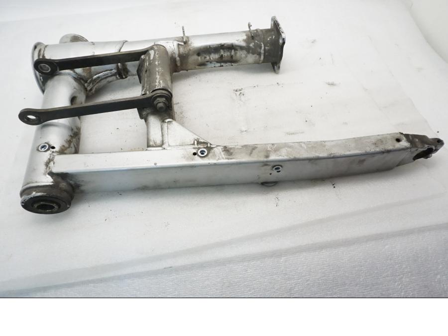 Höger sida pÄ Sving frÄn en Yamaha XVZ 13TD -1999 motorcykel.