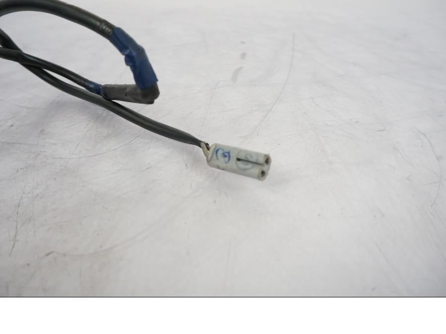 Snett nerifrån på Blinkers LED från en KTM 125 Duke -2017 motorcykel.