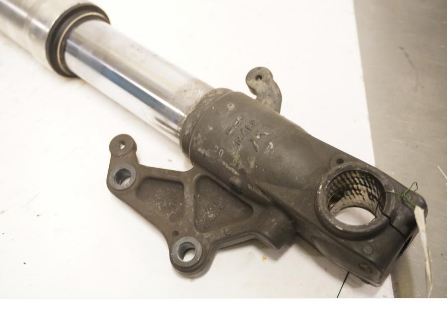 Snett uppifrån på Gaffelben från en Cagiva Raptor 1000 -2002 motorcykel.