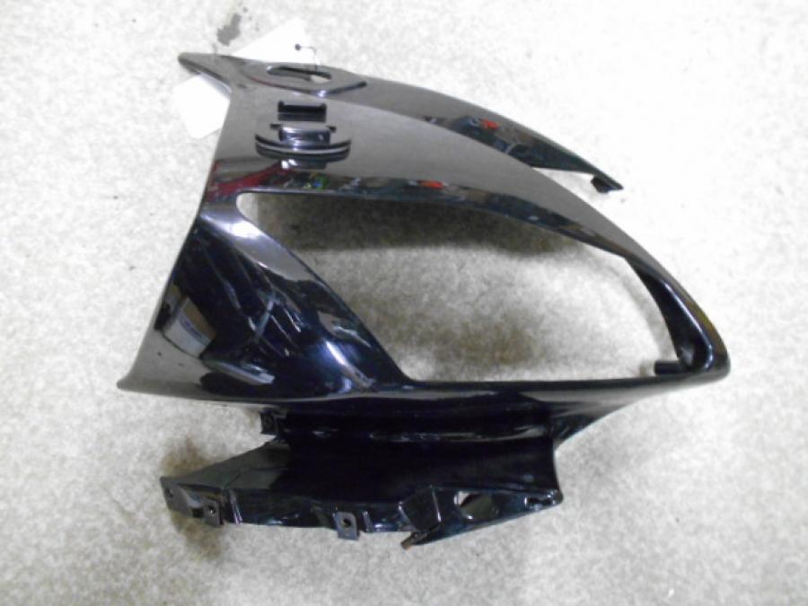 Framsidan på Toppkåpa från en Yamaha YZF R6 -2006 motorcykel.