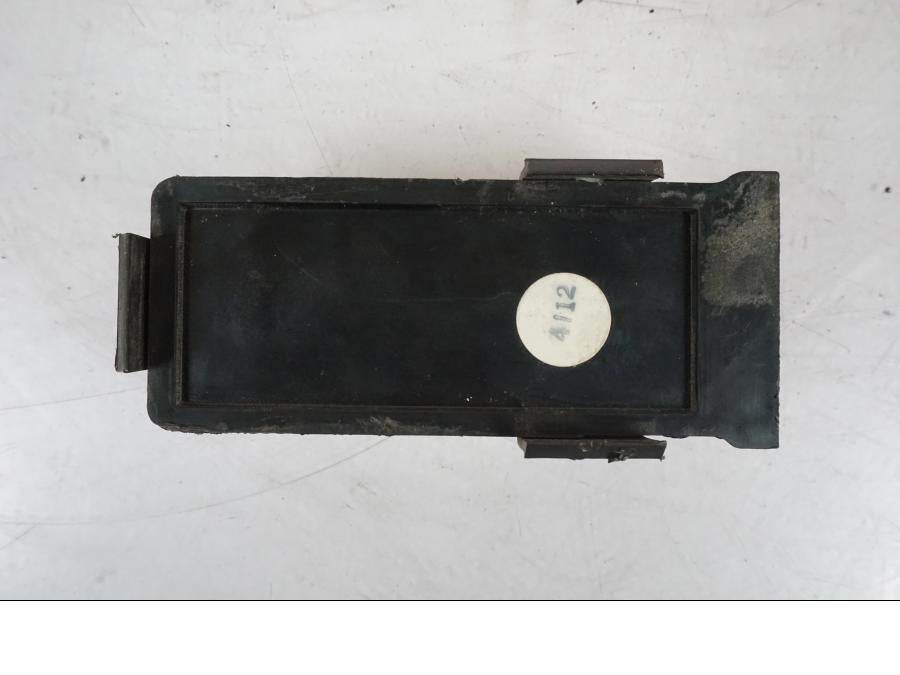 Snett uppifrån på Säkrings- och reläbox från en Suzuki GSX 550 EF -1985 motorcykel.