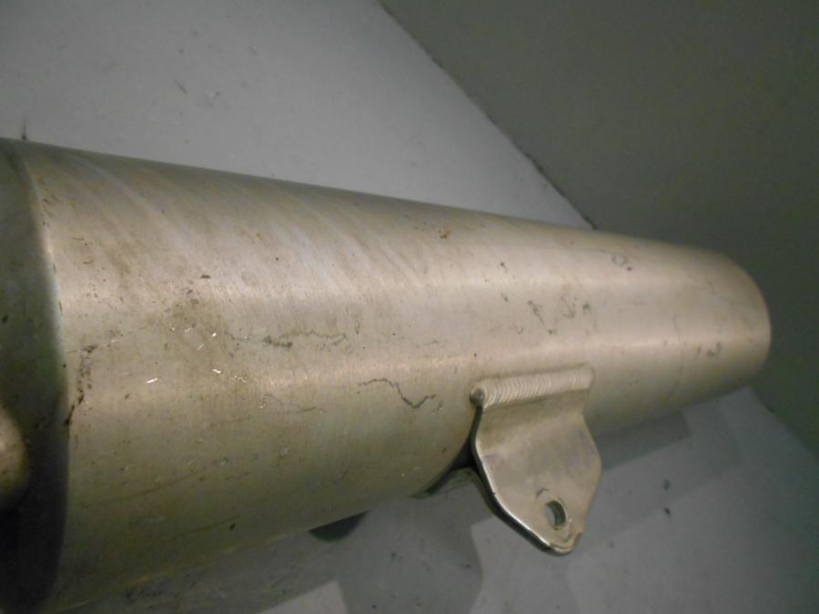 Snett uppifrån på Ljuddämpare från en Suzuki SV 1000 -2007 motorcykel.