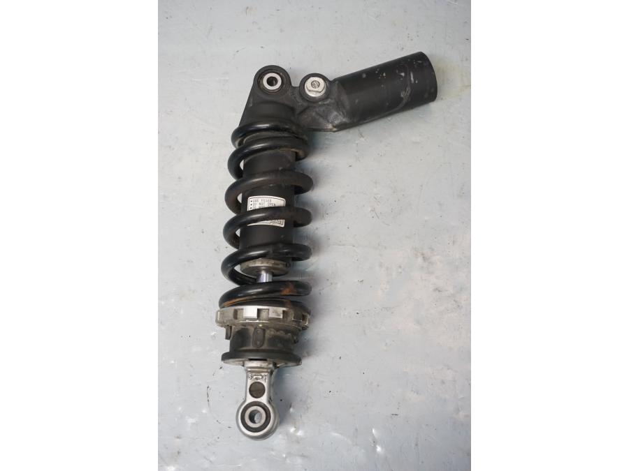 Baksidan på Stötdämpare från en Honda CBR 1000 RR -2009 motorcykel.