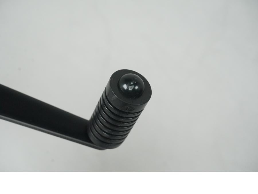 Snett uppifrån på Bromspedal från en Yamaha Tracer 700 GT -2024 motorcykel.