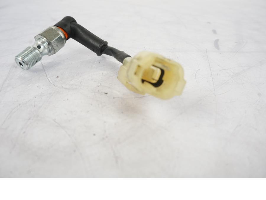 Höger sida på Bromsljuskontakt från en KTM 790 Duke -2019 motorcykel.