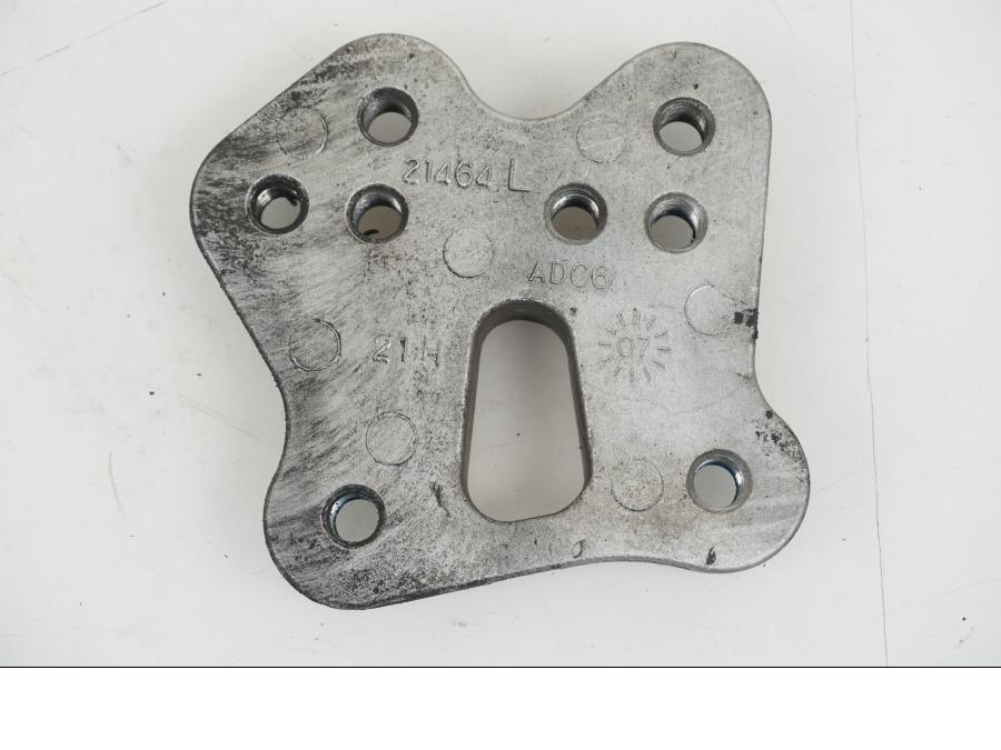 Vänster sida på Fotpinnefäste inre från en Suzuki GSX-R 1000 -2007 motorcykel.