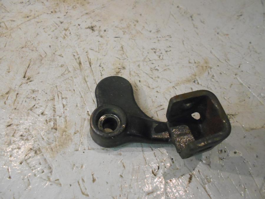 Framsidan på Fotpinnefäste från en Honda GL 500 -1982 motorcykel.