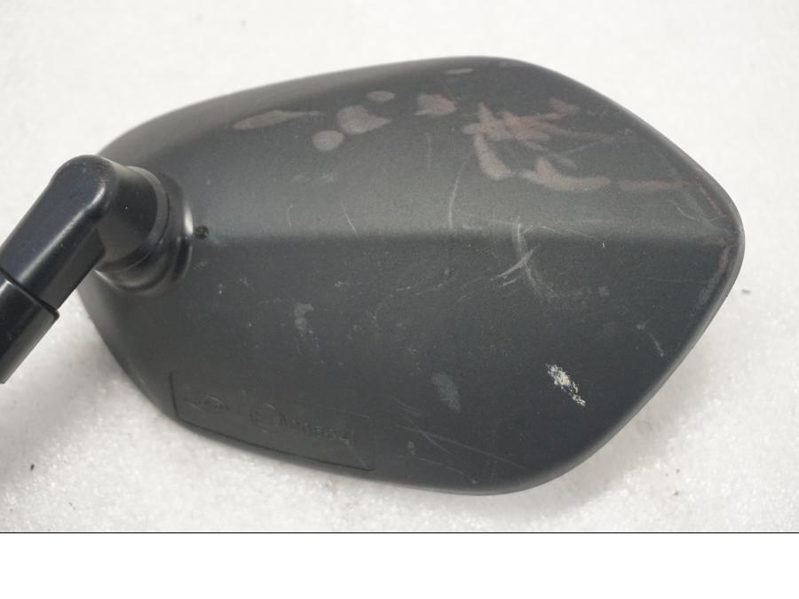 Höger sida på Backspegel från en Suzuki SV 650 -2016 motorcykel.