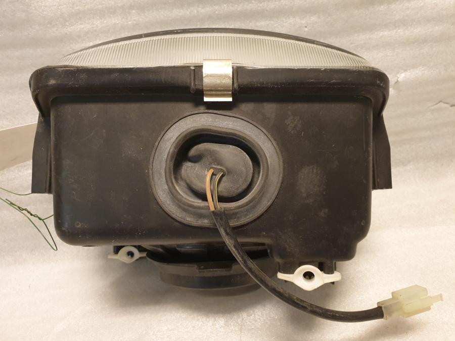 Snett nerifrån på Strålkastare från en Kawasaki GPZ 500 -1991 motorcykel.