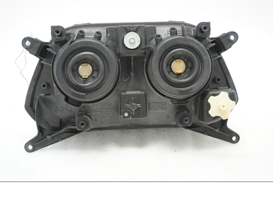 Höger sida på Strålkastare från en Yamaha TDM 900 -2002 motorcykel.