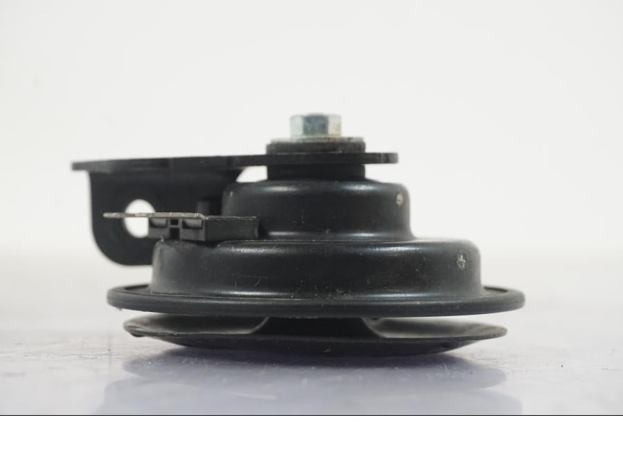 Snett uppifrån på Signalhorn / Tuta från en KTM 1290 Super Duke R -2022 motorcykel.