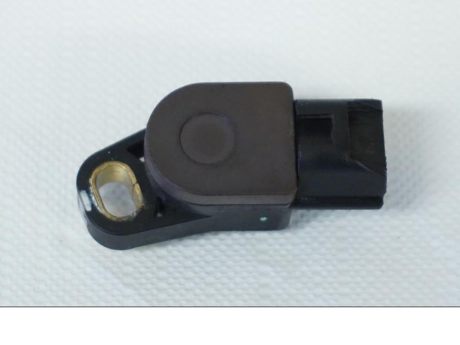 Framsidan på TPS från en Kawasaki Z 800 -2013 motorcykel.