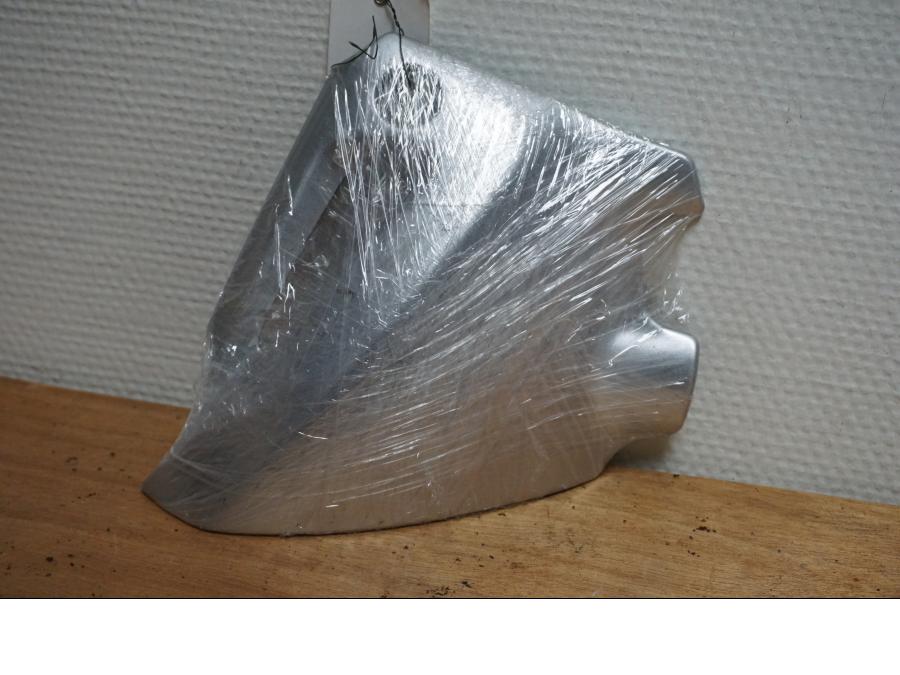 Framsidan på Styrkåpa från en Yamaha BT 1100 -2002 motorcykel.