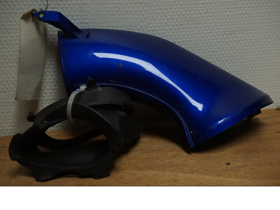 Framsidan på Luftintag från en Yamaha YZF 1000 R1 -2008 motorcykel.