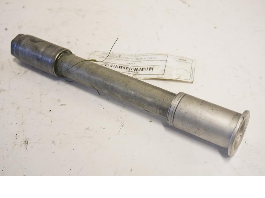 Framsidan på Axel från en Suzuki TL 1000 S -1998 motorcykel.