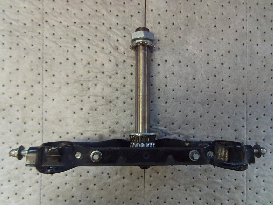 Framsidan på Gaffelkrona från en H-D Touring Road King FLHR/I -1997 motorcykel.