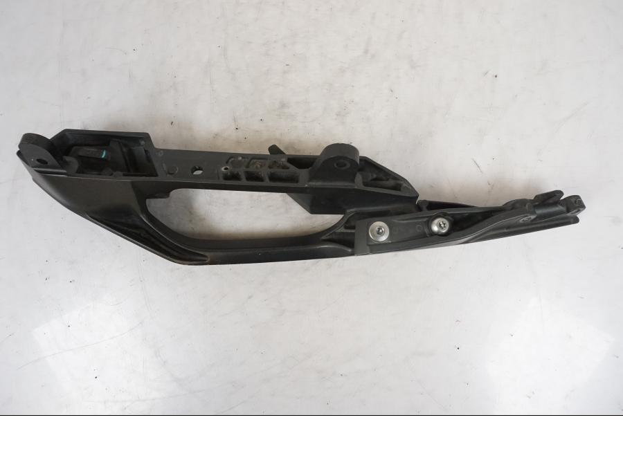 Extrabild4 på Passagerarhandtag från en Kawasaki Versys 650 -2014 motorcykel.