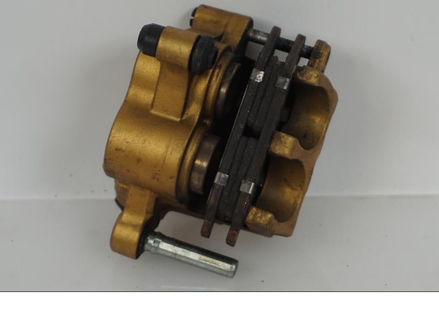 Vänster sida på Bromsok från en Triumph Street Triple -2009 motorcykel.