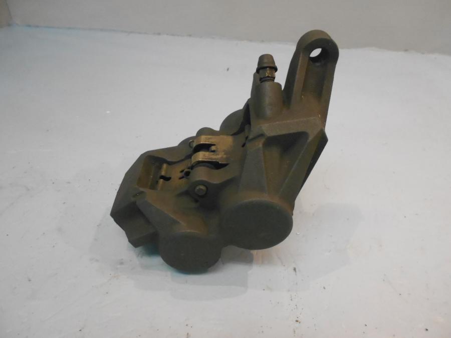 Höger sida på Bromsok från en Yamaha FZS 1000 -2002 motorcykel.