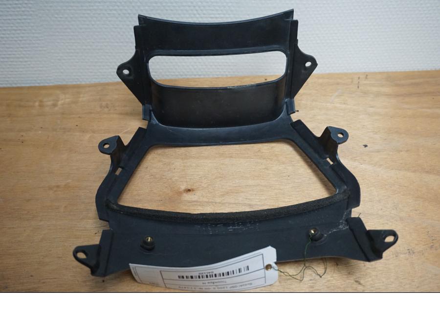 Vänster sida på Toppkåpa från en Suzuki GSF 1200 -2000 motorcykel.