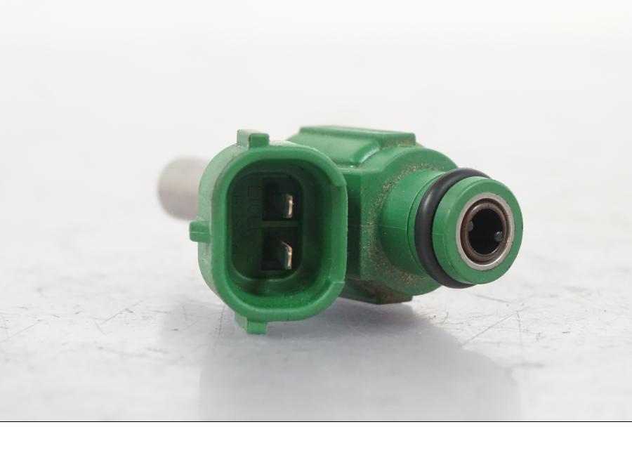 Höger sida på Spridare från en Suzuki GSX-S 1000 -2017 motorcykel.