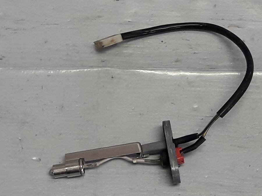 Framsidan på Bensintankgivare från en Kawasaki ZZR 1100 -1990 motorcykel.