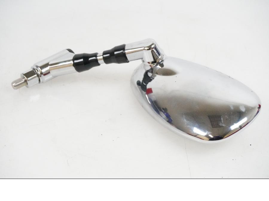 Snett uppifrÄn pÄ Backspegel frÄn en Yamaha BT 1100 -2002 motorcykel.