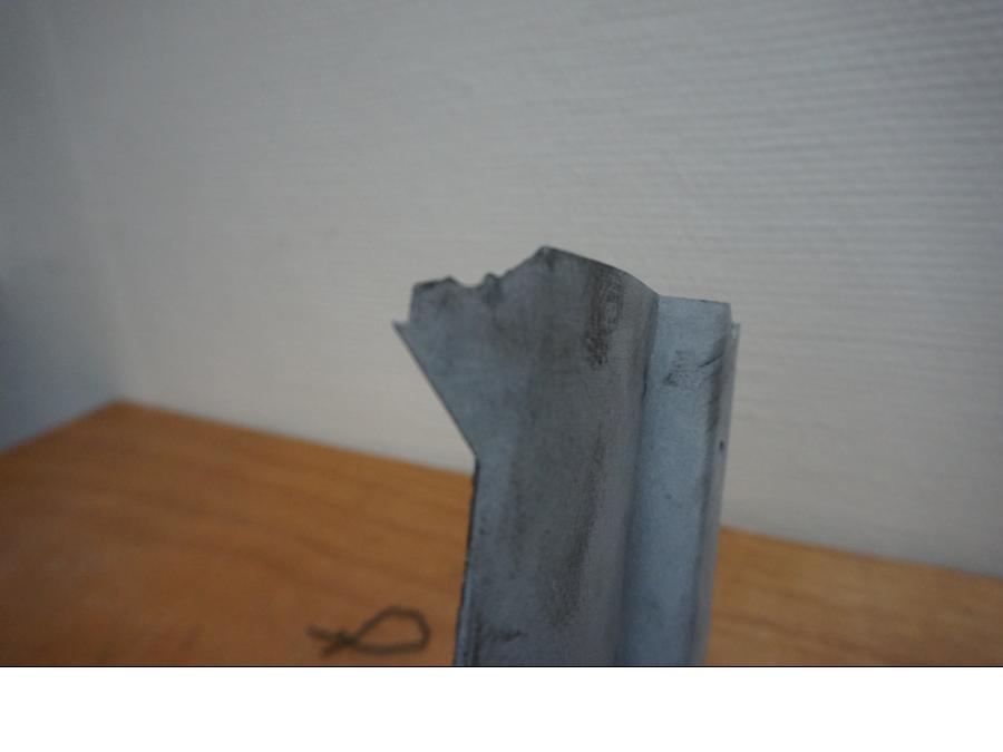 Snett nerifrån på Bakvinge från en Suzuki GSX-R 750 -1996 motorcykel.